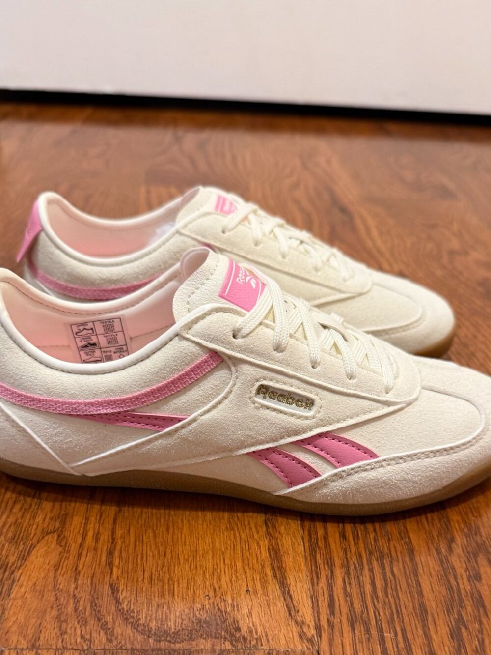 Reebok Junior Size 2 Cream Pink Gum Sole Sneakers NEW